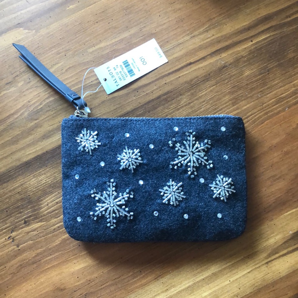 NWT Talbots Snowflake beaded zippered wallet